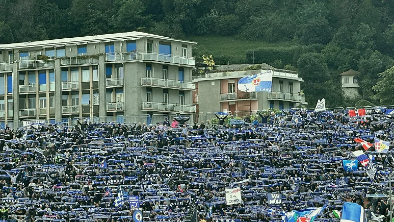 社区业余球场与破旧球门实拍(身体层面的收益)
